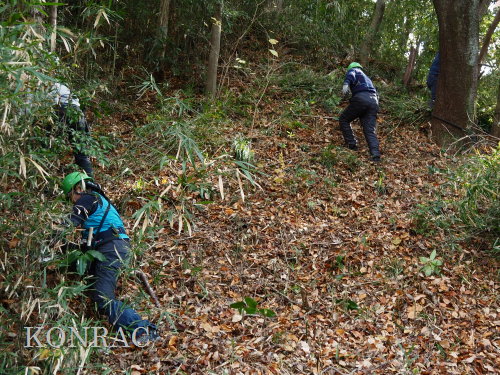 ���R��y��