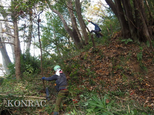 ���R��y��