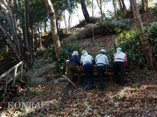 ���R��y��