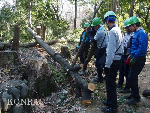 ���R��y��