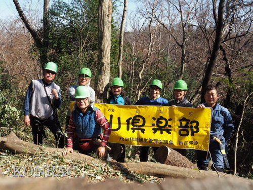 ���R��y��